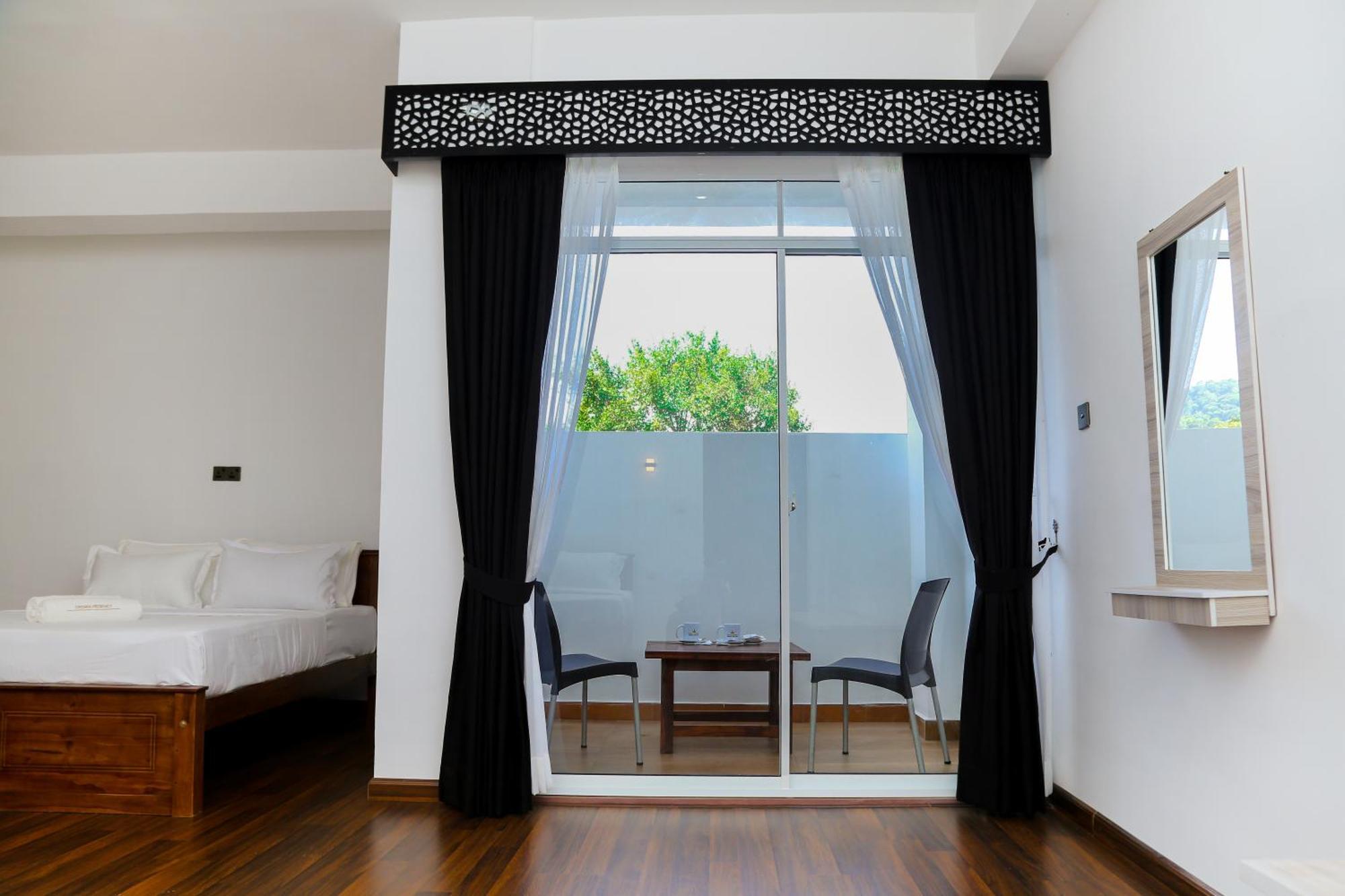 Crown Regency- Badulla Hotel ภายนอก รูปภาพ