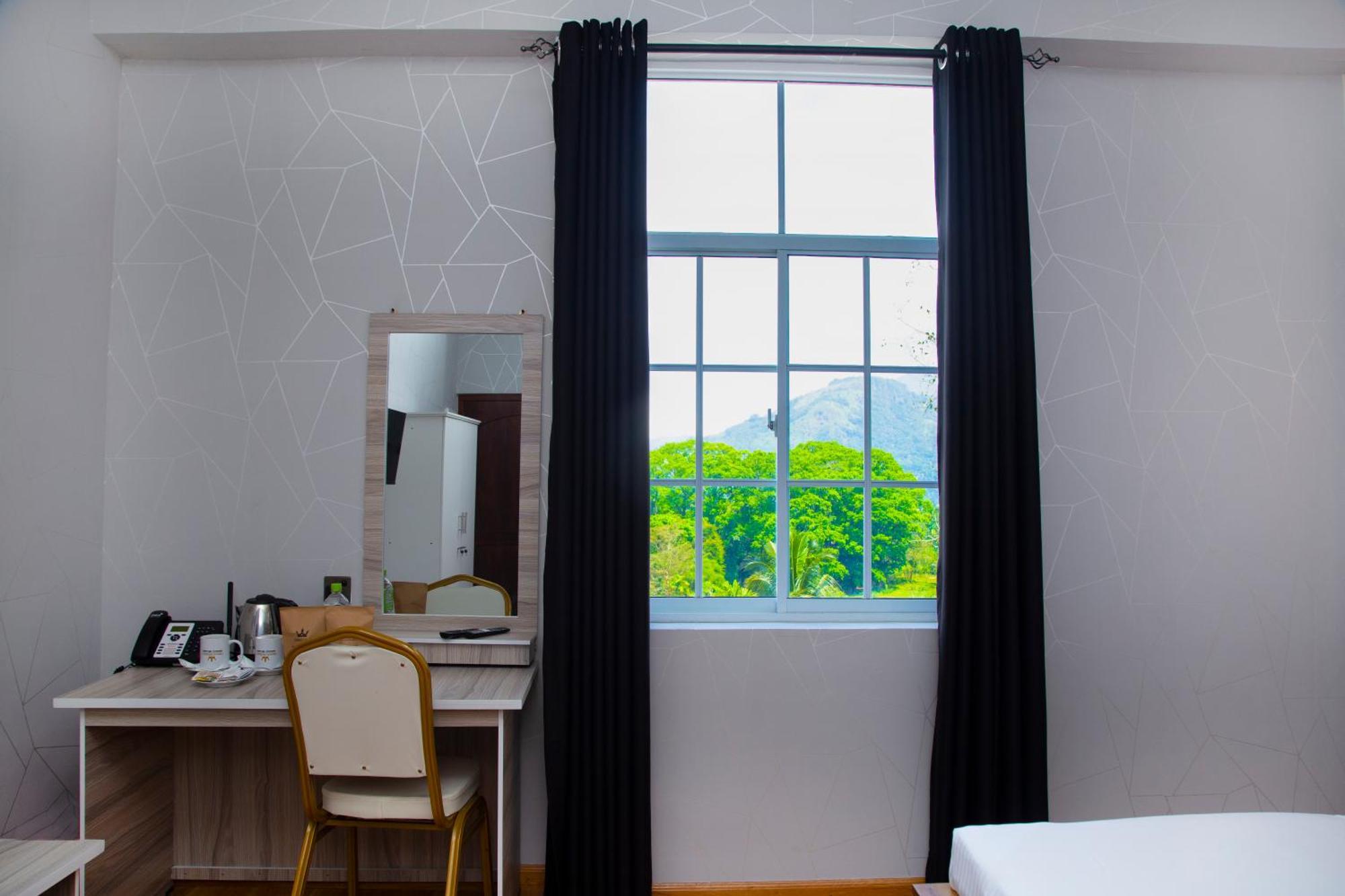 Crown Regency- Badulla Hotel ภายนอก รูปภาพ