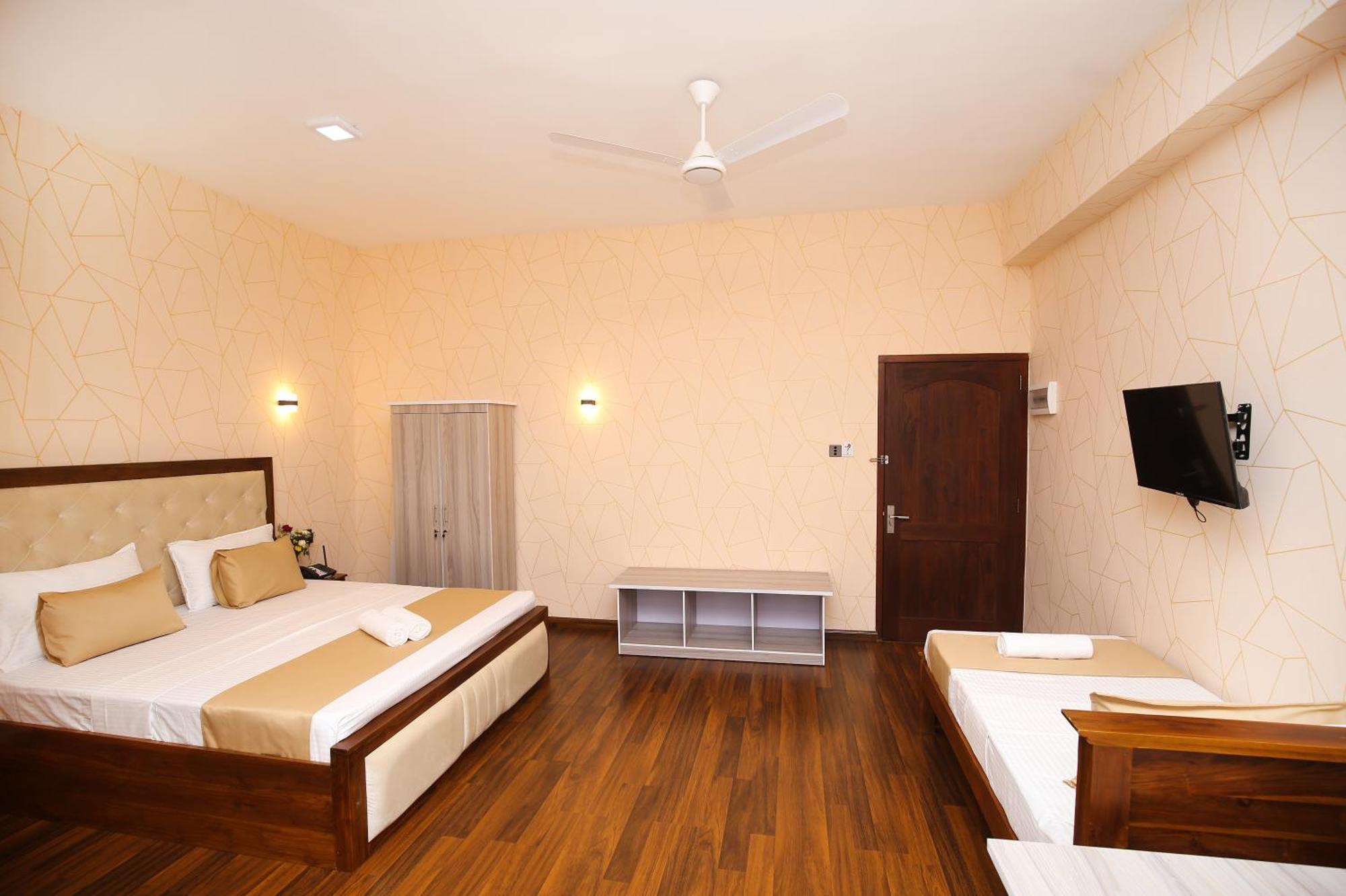Crown Regency- Badulla Hotel ภายนอก รูปภาพ