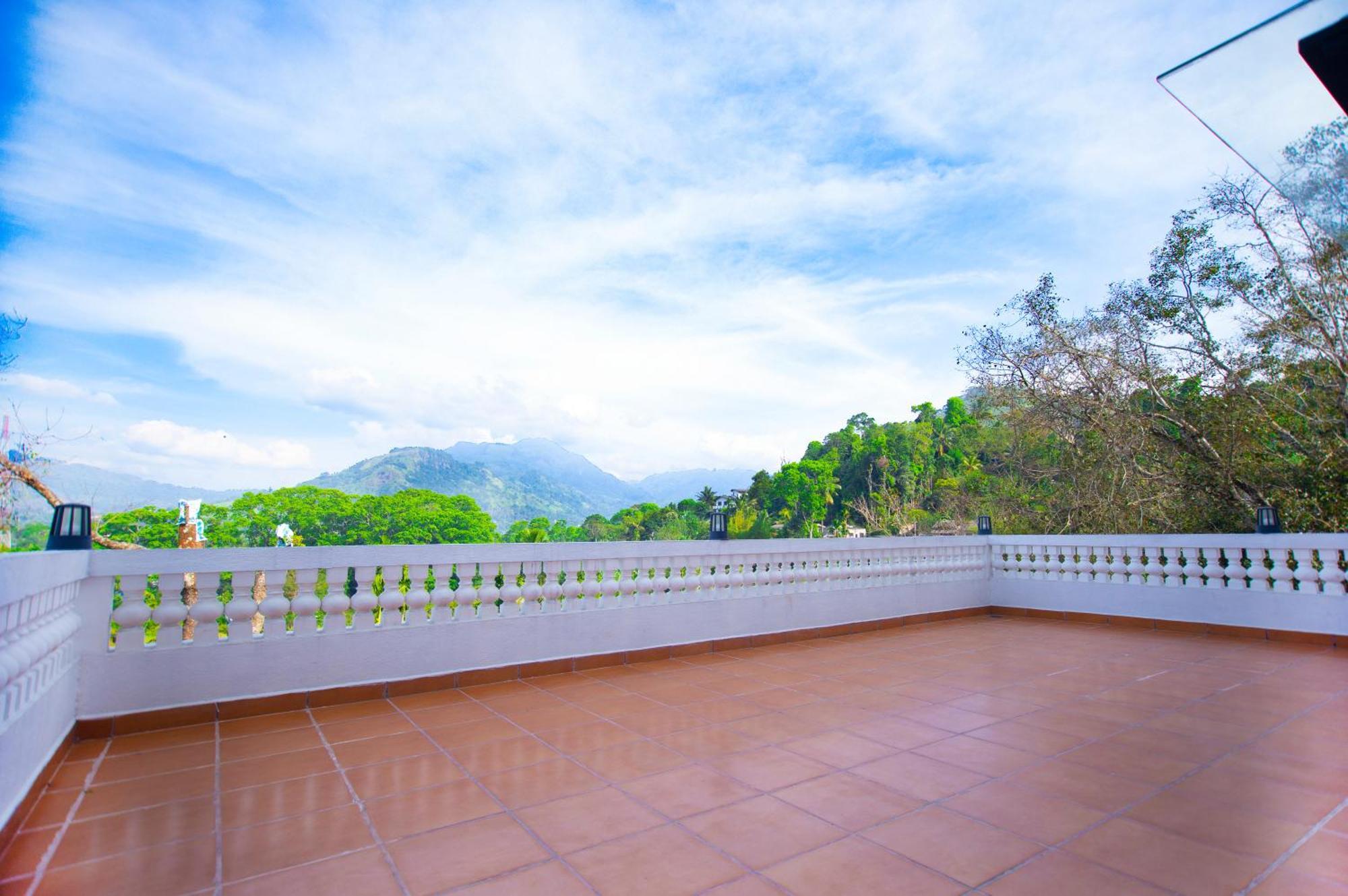 Crown Regency- Badulla Hotel ภายนอก รูปภาพ