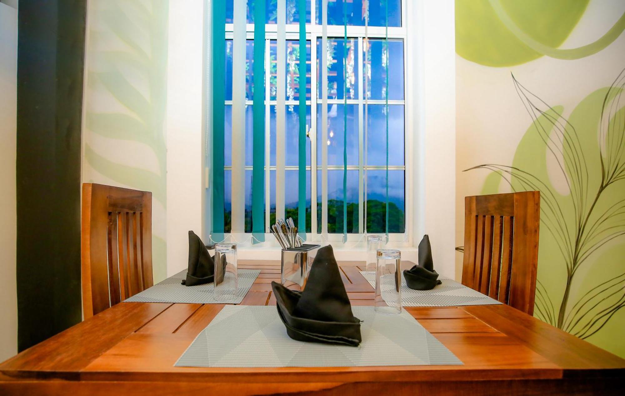 Crown Regency- Badulla Hotel ภายนอก รูปภาพ