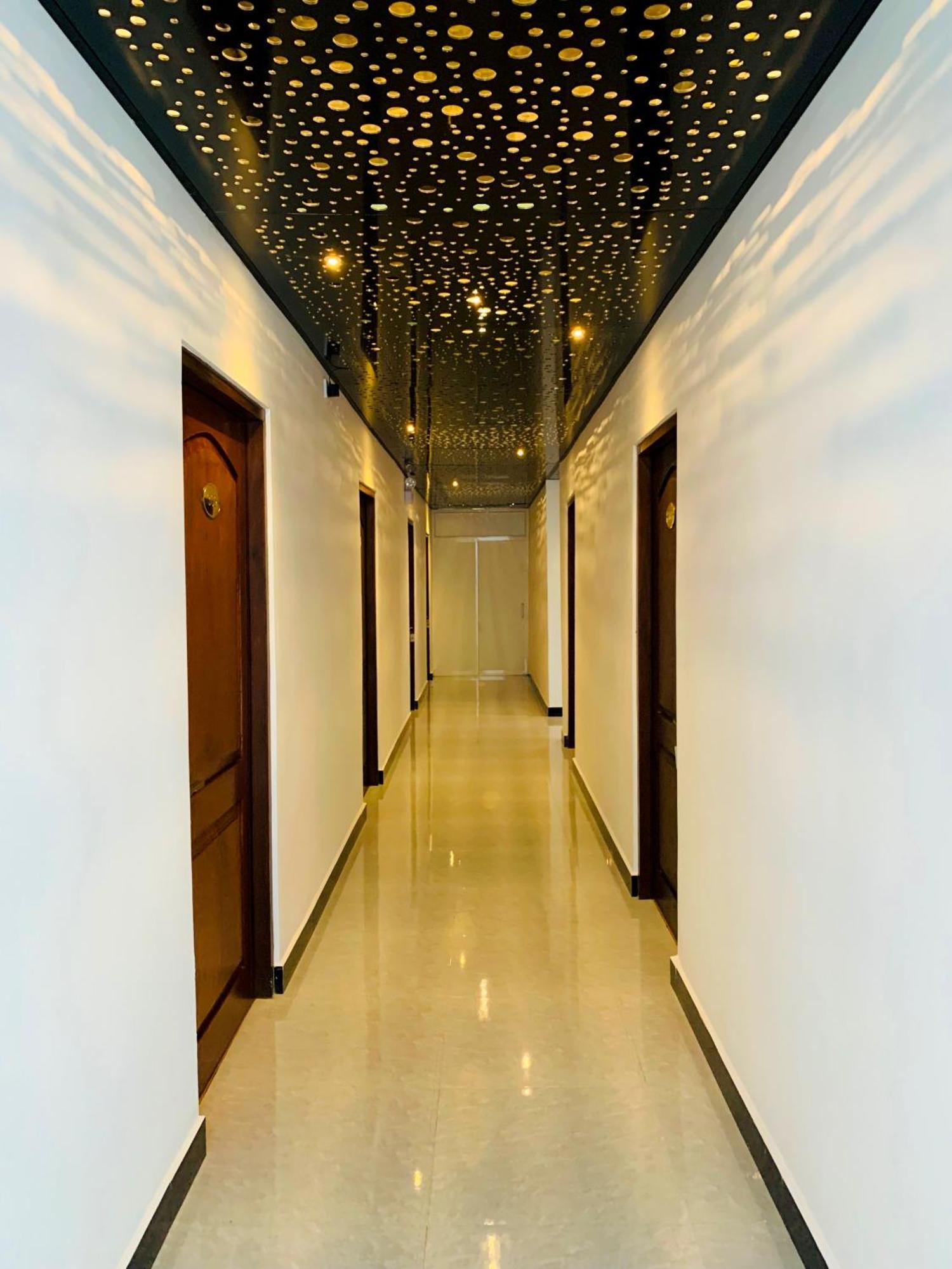 Crown Regency- Badulla Hotel ภายนอก รูปภาพ