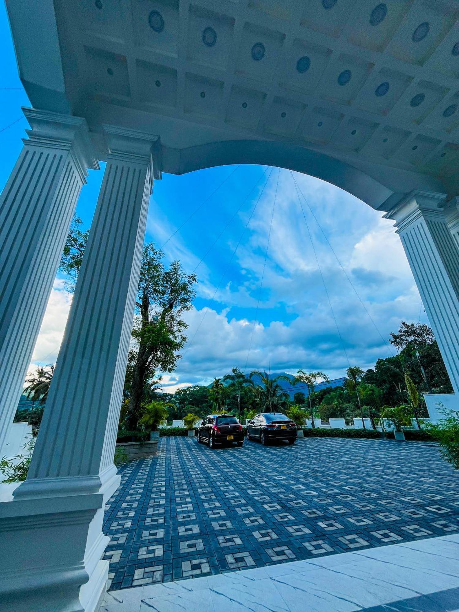 Crown Regency- Badulla Hotel ภายนอก รูปภาพ