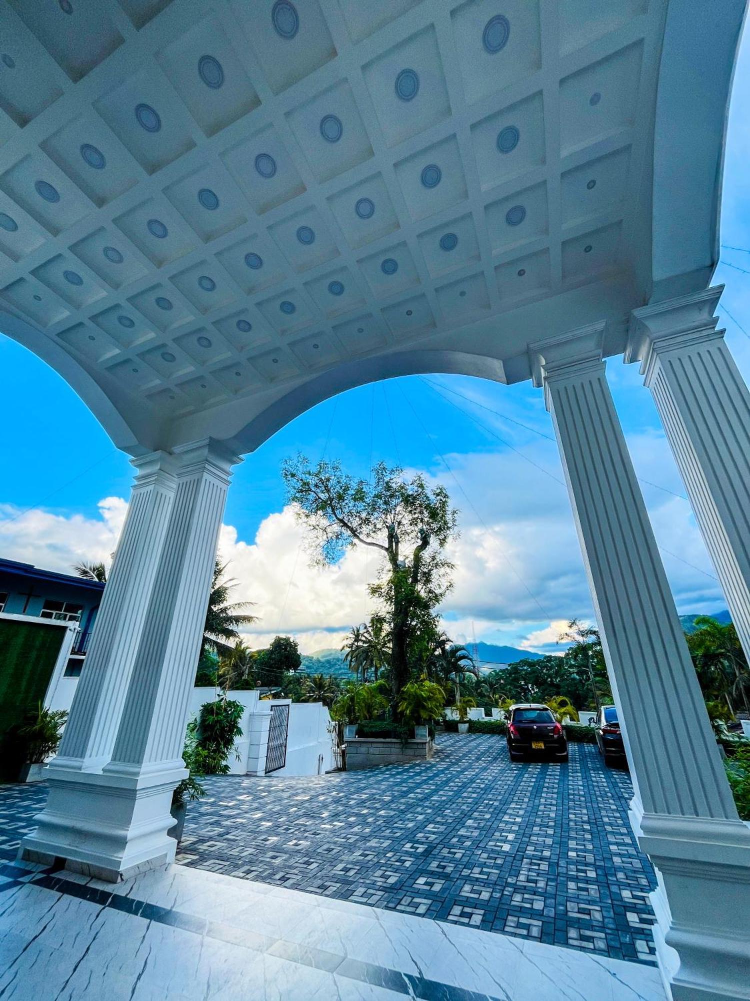 Crown Regency- Badulla Hotel ภายนอก รูปภาพ